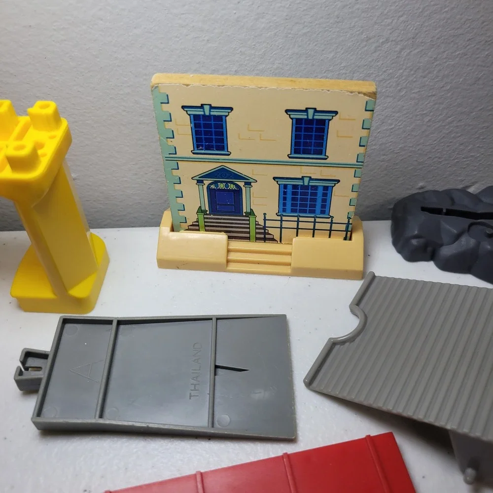 Mixed Lot Train Track Pieces Accessories Thomas Railway‎ Bridges Signs Crane